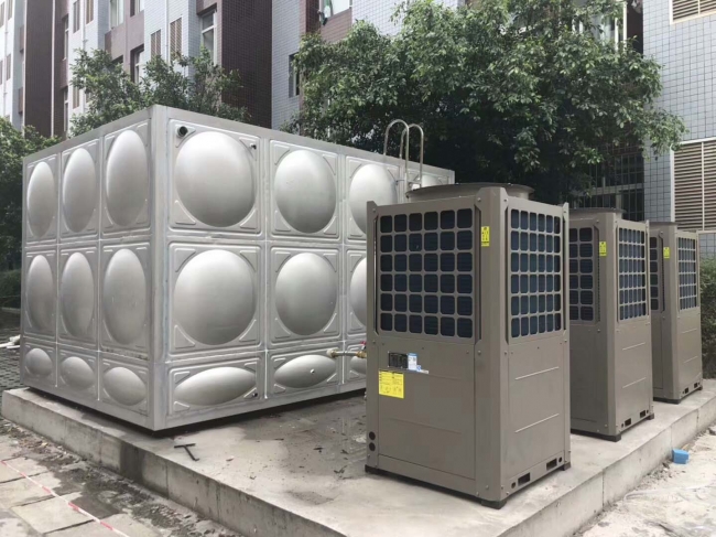 成都304不锈钢水箱厂家对比生活水箱常用的几种材质 不锈钢生活水箱:一般选用SUS304不锈钢材质,材料表面光滑
